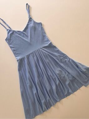ASOS Light Blue Spaghetti Strap Pleated Skirt Dress V back - Like New- Size 2
